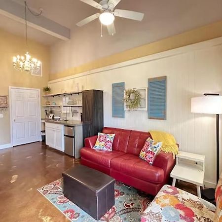 Haven At Hazel~Downtown Bungalow Demorest Bagian luar foto