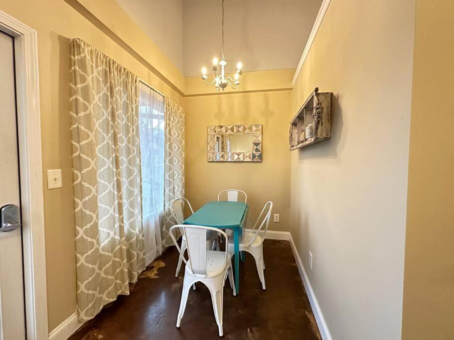 Haven At Hazel~Downtown Bungalow Demorest Bagian luar foto