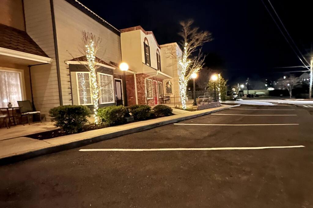 Haven At Hazel~Downtown Bungalow Demorest Bagian luar foto