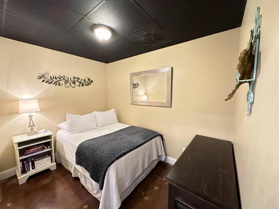 Haven At Hazel~Downtown Bungalow Demorest Bagian luar foto