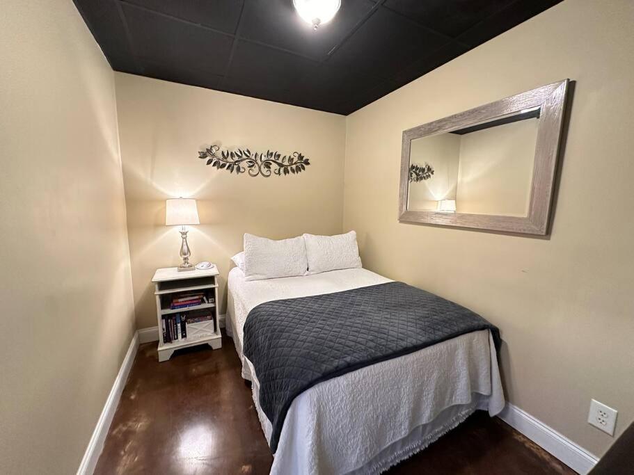 Haven At Hazel~Downtown Bungalow Demorest Bagian luar foto