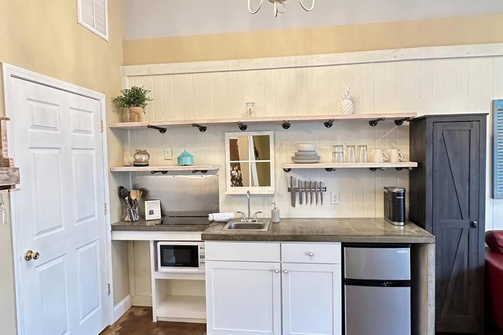 Haven At Hazel~Downtown Bungalow Demorest Bagian luar foto