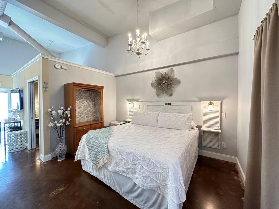 Haven At Hazel~Downtown Bungalow Demorest Bagian luar foto
