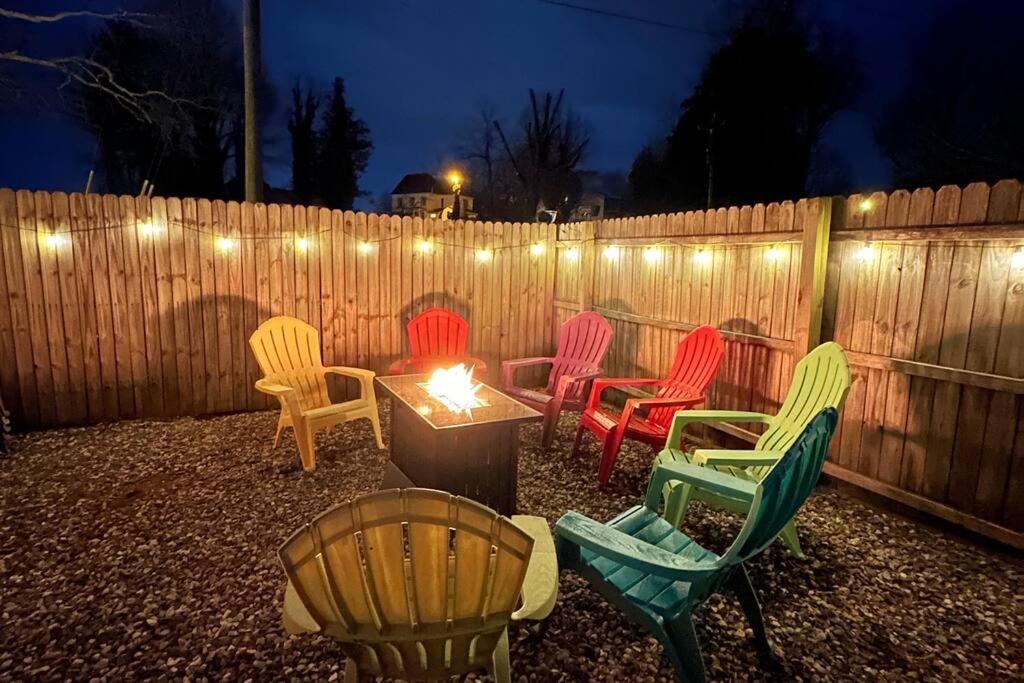 Haven At Hazel~Downtown Bungalow Demorest Bagian luar foto