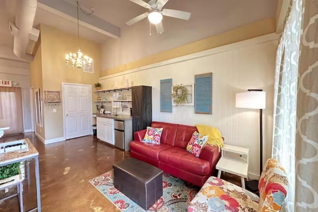 Haven At Hazel~Downtown Bungalow Demorest Bagian luar foto